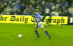 c罗是不是最搞笑的足球巨星,c罗足球场上搞笑瞬间