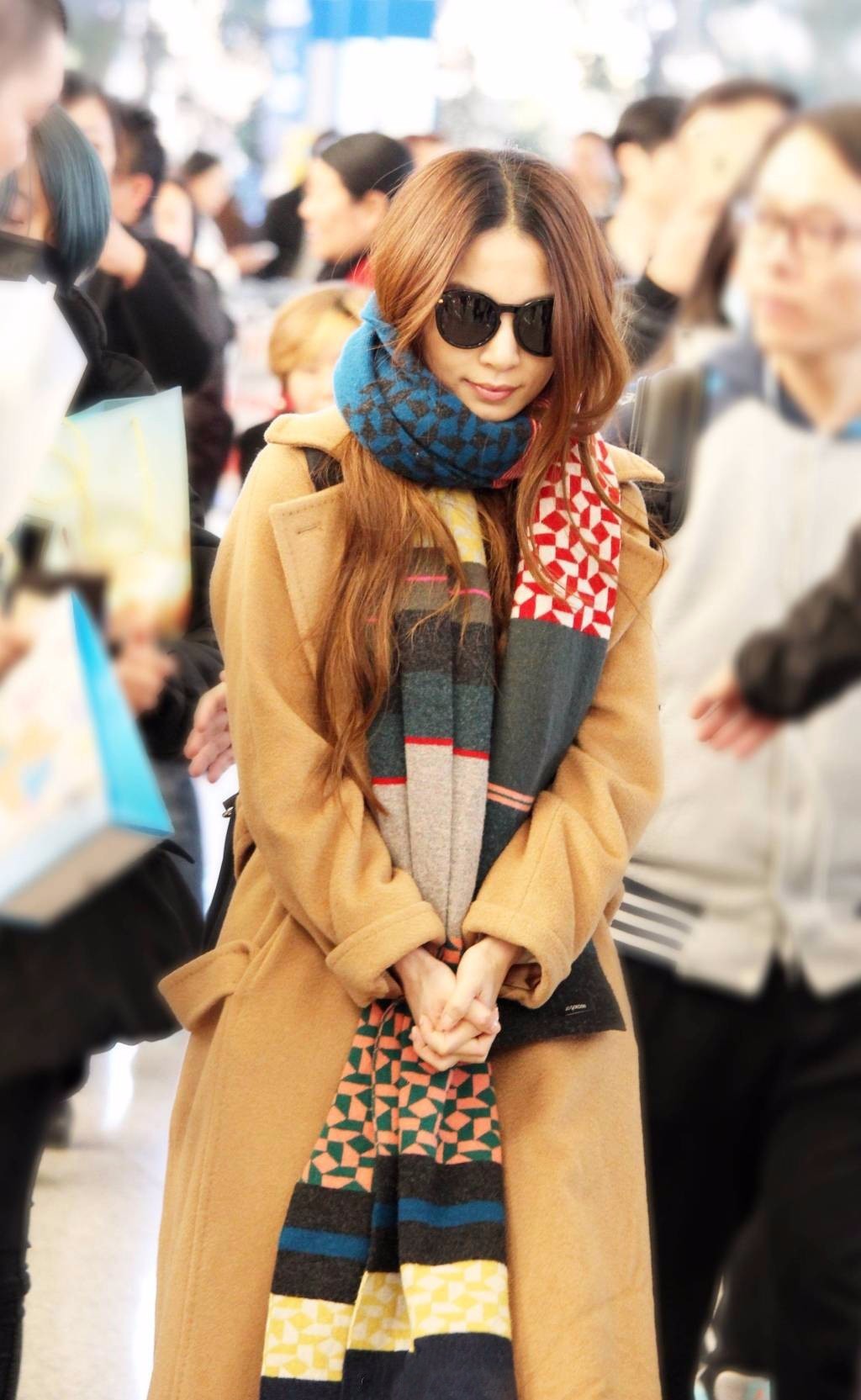 女明星机场look,盘点当红女明星们的机场照片