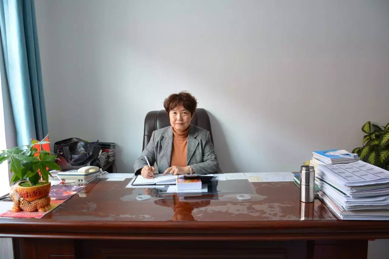 聚焦两会政协委员谈报告,聚焦两会区人大代表热议工作报告