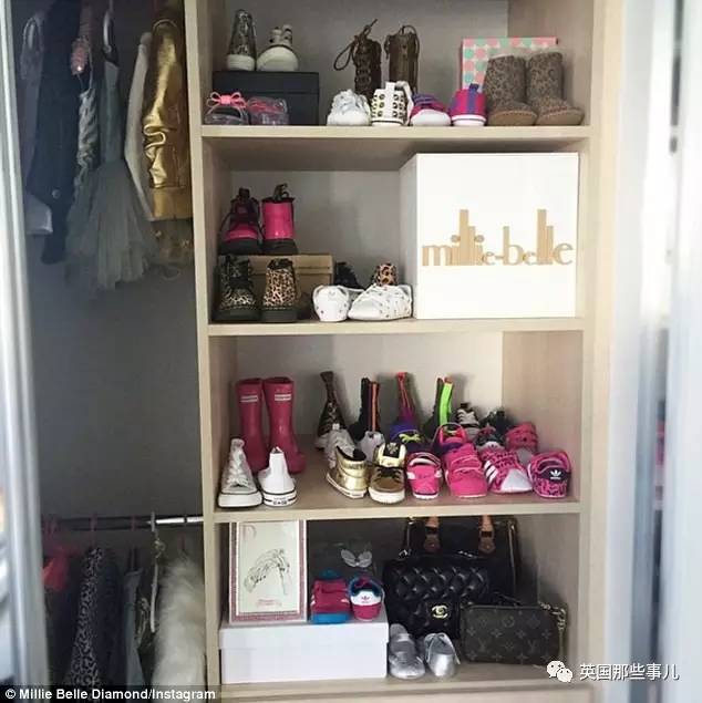 两岁能干嘛？人家的两岁……已经开始各种走秀代言了……