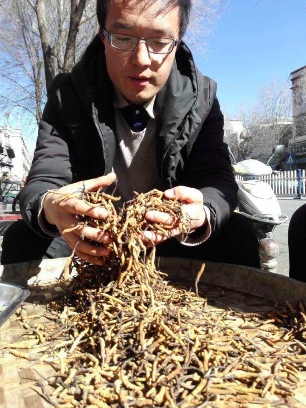 电商推出百亿补贴掀起年货大战,新春走基层年货电商