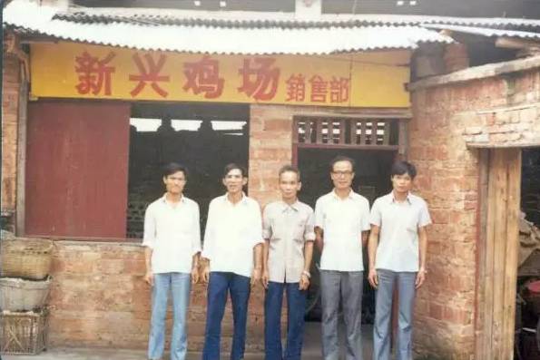 这个二愣子总裁和鸡睡了20年，还把一家鸡场干到了2000亿，全球的鸡都得管他叫爸爸！