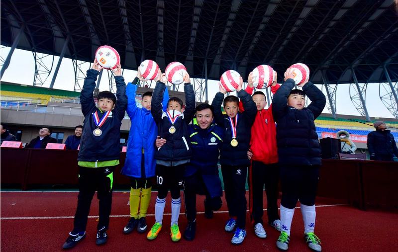 2018全国青少年足球训练营,青少年足球公益夏令营