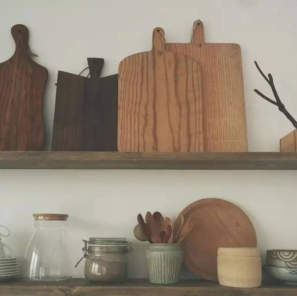 无底线提升千元出租屋品味，看90后美少年怎样活出无数人向往的样子……