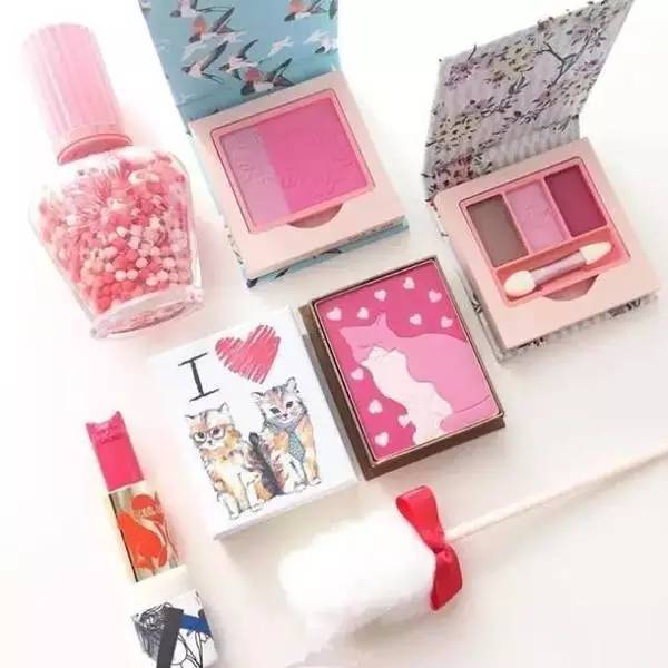 斩男红唇妆搭配,又纯又好看的斩男妆容