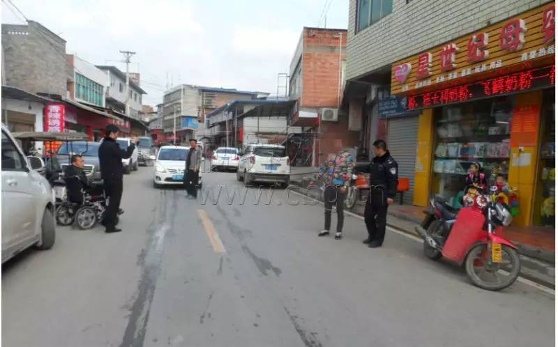 15岁未成年骑车撞到私家车逃逸,小孩开车撞人逃逸