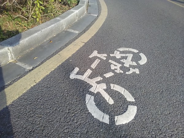 ivviV1M评测：除唯美设计，还支持电信黄金频段