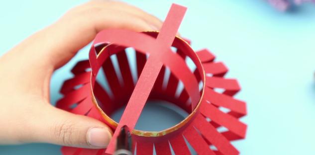 用小彩纸做灯笼最简单的方法新手,用15厘米的纸做灯笼教程