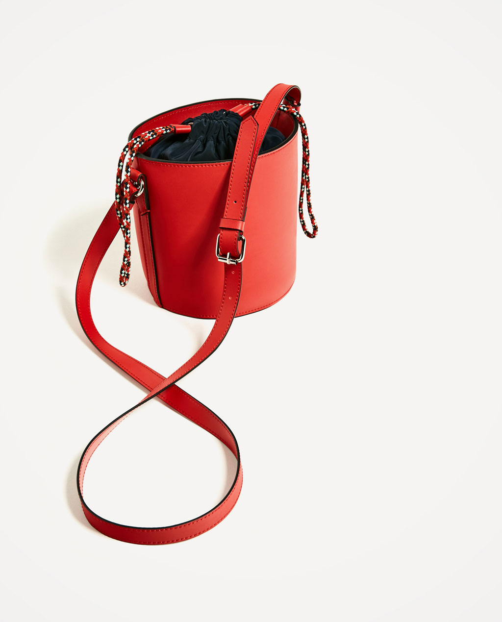 好看又耐背的千元包,30-40岁的千元包推荐