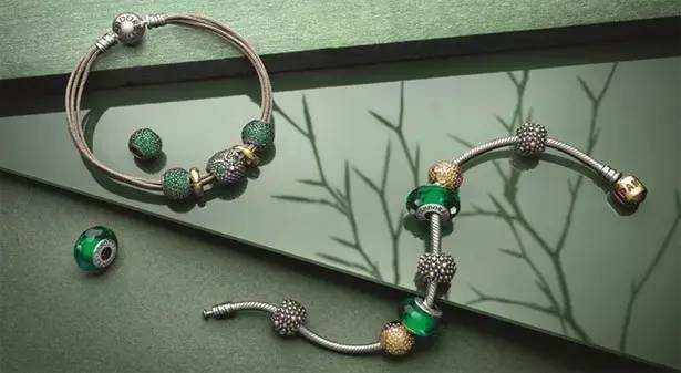 掉进盒子里的东西,掉进海绵宝宝的洞里