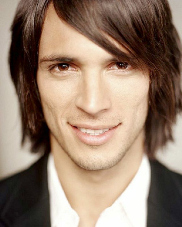 春节我们看完春晚再看足球圈里的帅哥，内含帅你一脸的卡卡