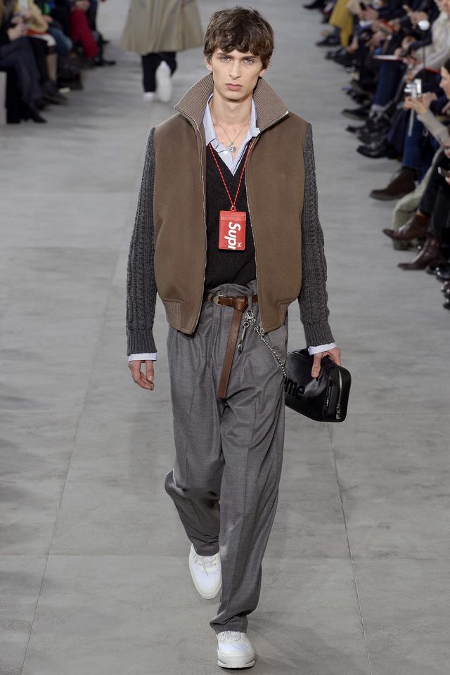 lv和supreme联名暴力熊多少钱,supreme好还是lv好