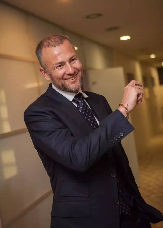 全球在建的最大的超级帆船游艇,全球最大的超级货轮