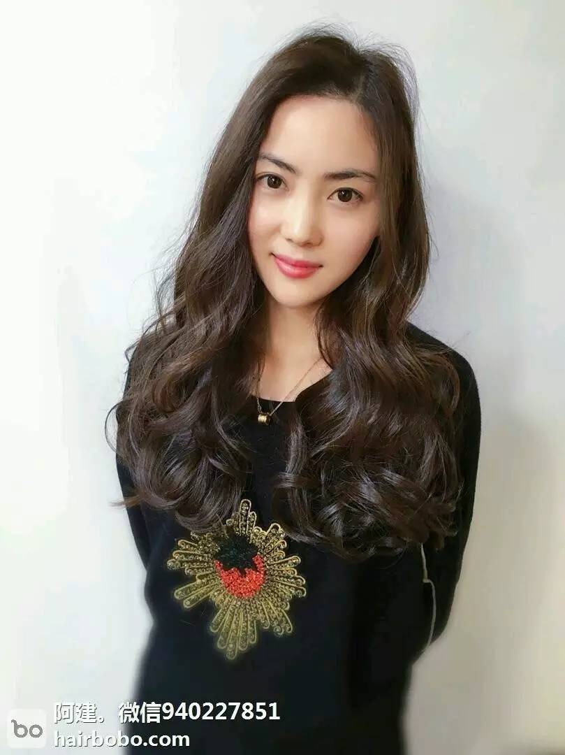 担心新染的头发掉色用什么洗发水,染过深色的头发想染出雾感发色