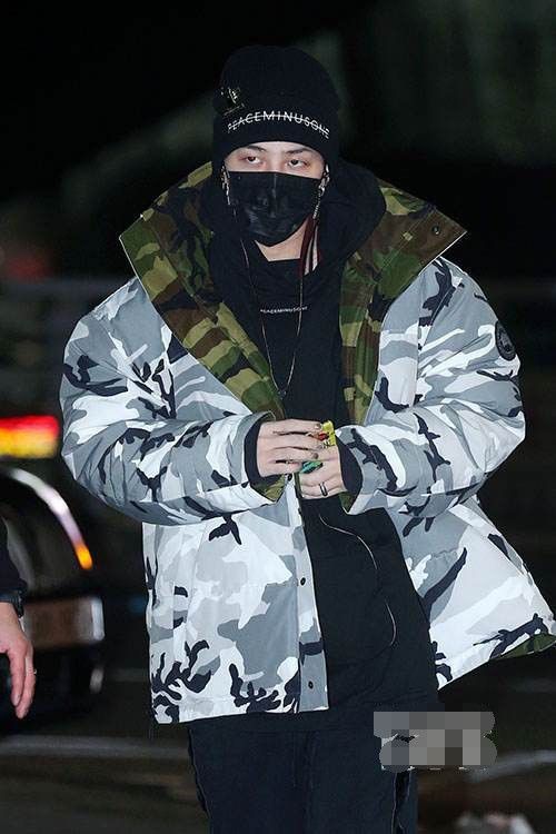 赵丽颖穿白色短款羽绒服,赵丽颖冬季穿羽绒服