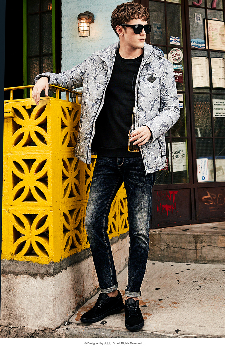 羽绒服选保暖的还是好看的,羽绒服选白的还是选黑