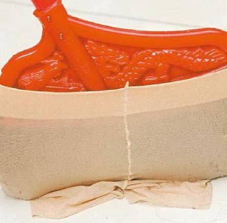 笤帚扫地粘头发怎么解决,扫地扫把缠头发怎么办