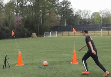 足球长传教程新手入门,长传球训练视频