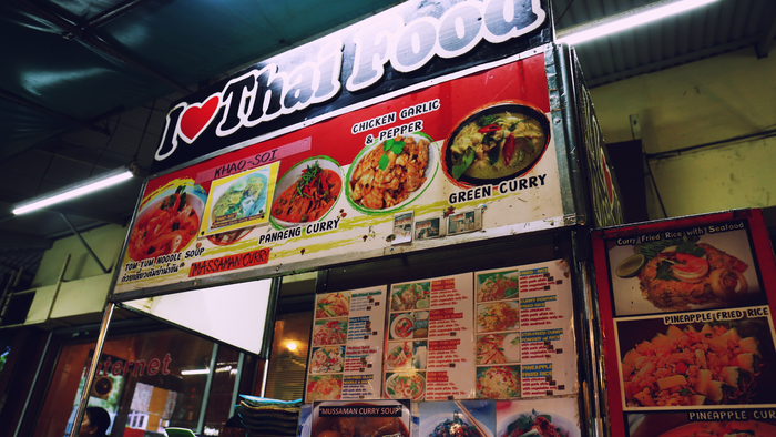 在泰国生活的一对情侣 (在泰国的情侣生活)