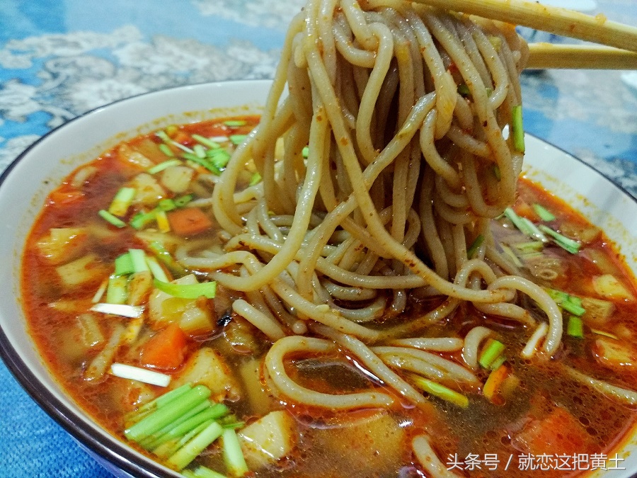 在家做饸饹面老是断怎么回事,荞麦面饸饹的正宗做法最佳比例