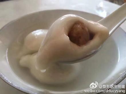 初恋情人为了所谓的爱抛弃婚姻,初恋癌症男子去照顾