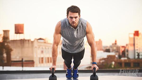 俯卧撑避免手腕疼的正确姿势,每天500个俯卧撑对手腕有什么害处