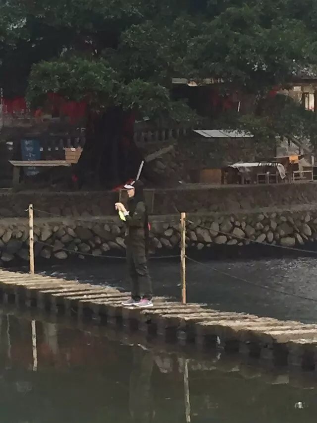 八千里路云和月的上一句,八千里路云和月一骑绝尘上珠峰