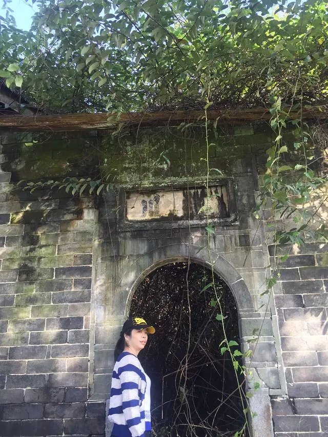 八千里路云和月的上一句,八千里路云和月一骑绝尘