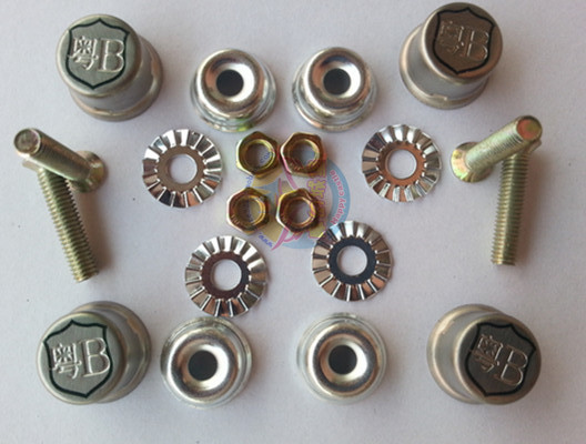 车牌只有2个固封螺丝,车牌照螺丝钉规定装几个