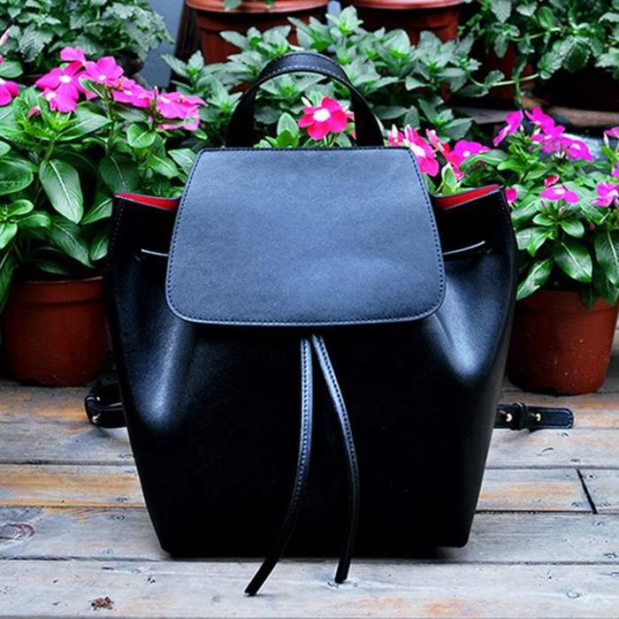 靠卖水桶包发家的它,还有更好看的ITBAG值得败