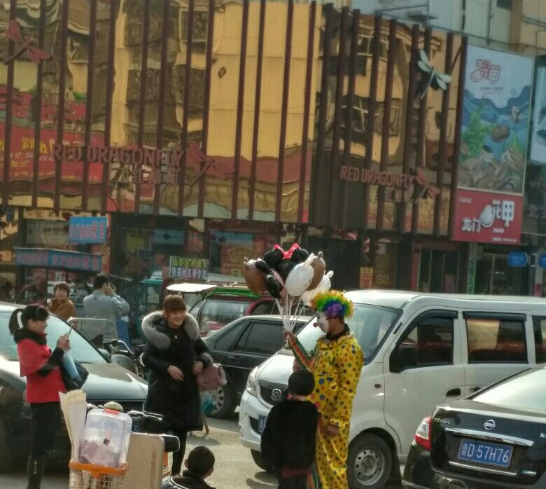 十种小本创业地摊好项目,小本创业地摊热卖小吃食品机械