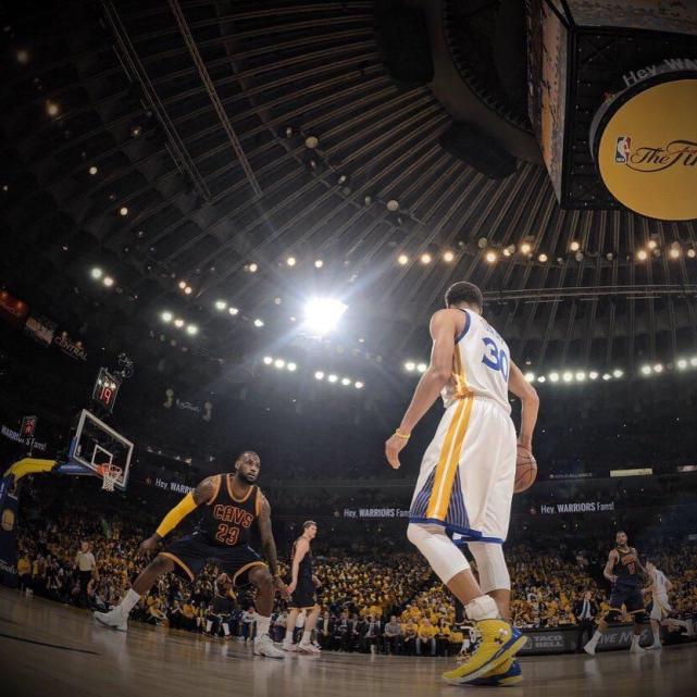 c罗的欧冠皇马vs曼联,c罗的欧冠和梅西的欧冠谁多