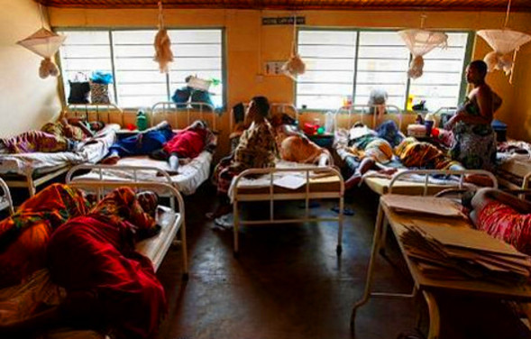 非洲女人分娩全过程，看完令人心痛不已！