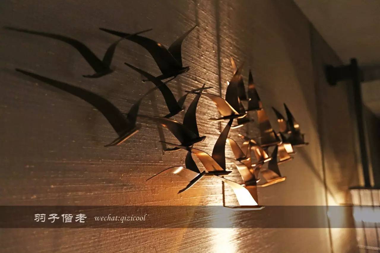 藏匿在繁华中环背后的丝丝暖意 (藏在繁华中环中的丝丝暖意)