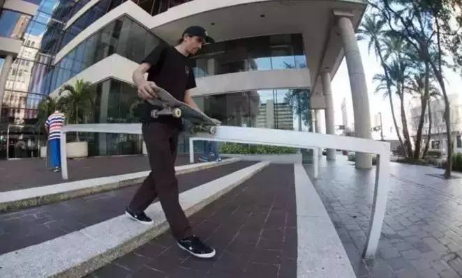 滑板必会的十个动作,滑板新手课堂