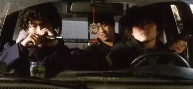 性无能，被劈腿，对着大海撸啊撸，廖凡因女友劈腿裸奔后开枪自杀