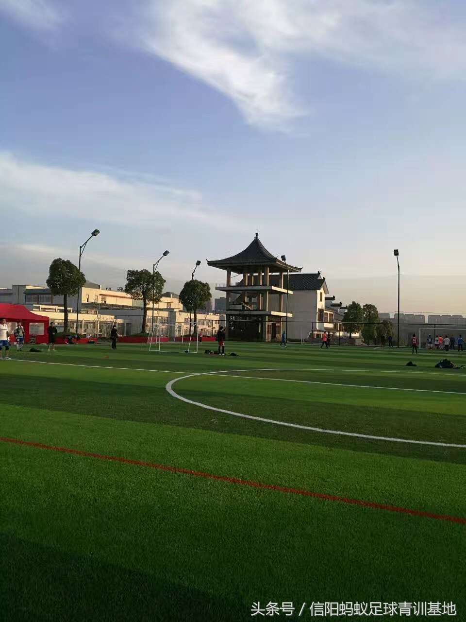 暑期足球培训营青训,信阳蚂蚁足球俱乐部青少年训练营