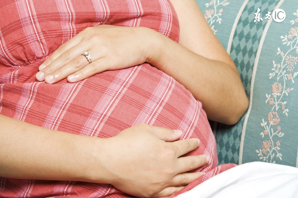 孕期频繁摸肚子会导致胎儿早产！导致胎儿早产的这5个原因要知道
