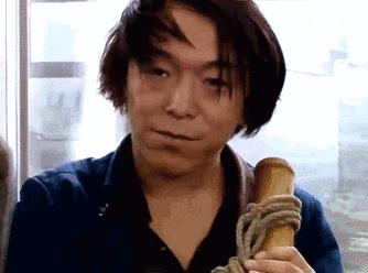 夏天怎么让头发不毛躁,发胶喷雾男士自然蓬松定型