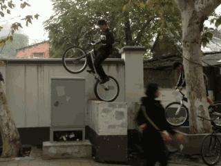 十个笑话,她吃油条的怪事