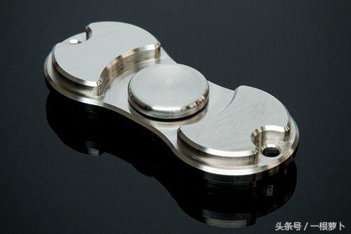 玩弄手指间清空各种烦恼，Torqbar指尖陀螺