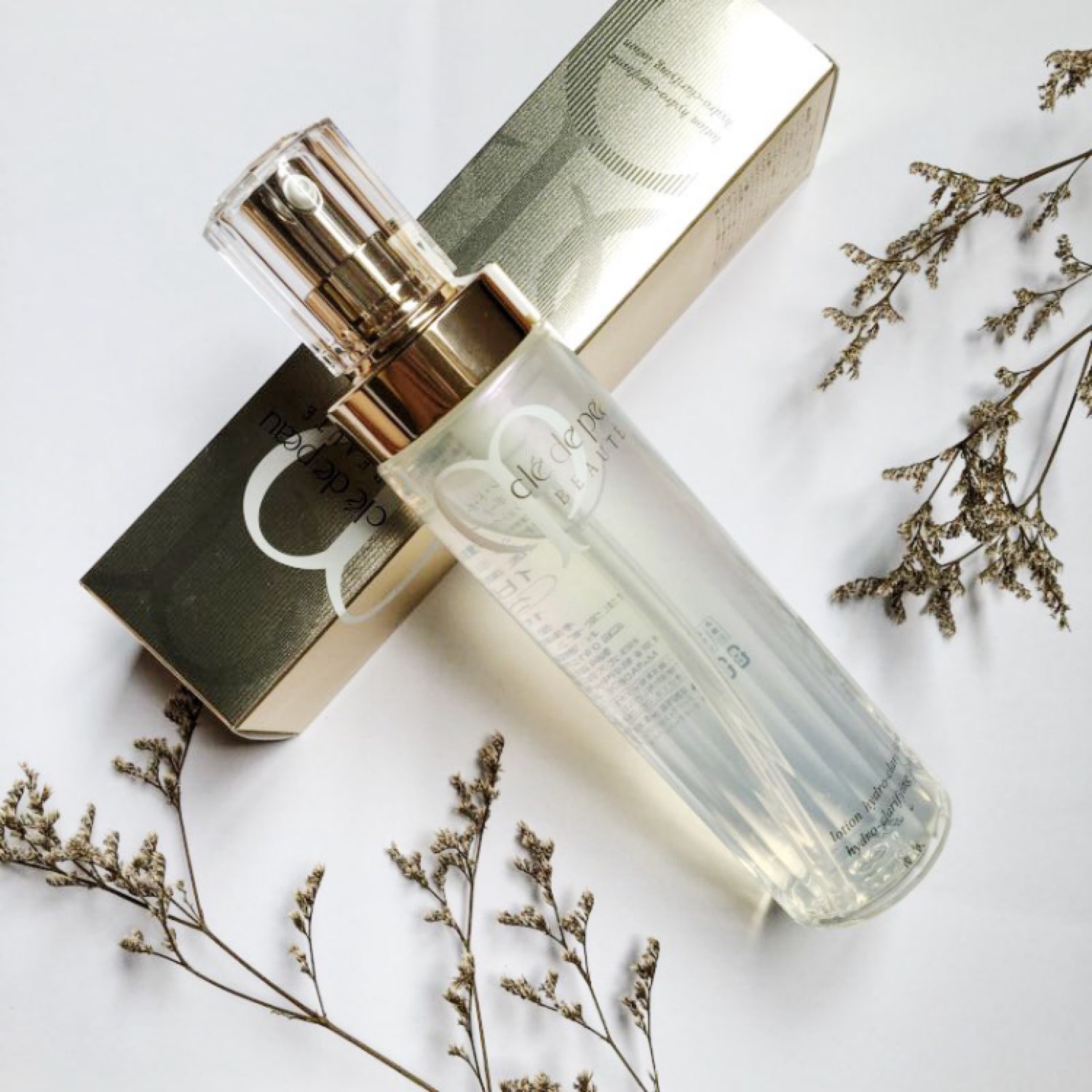 毛孔粗大闭口痘痘粉刺怎么护肤,粉刺闭口的护肤知识