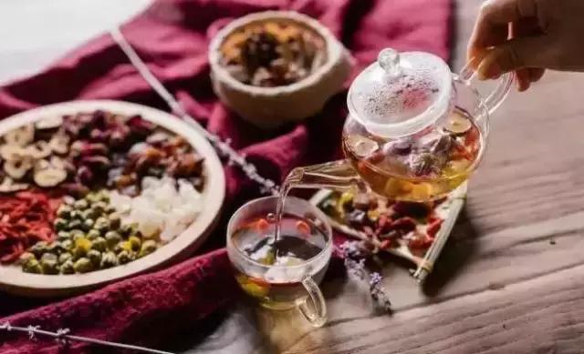 今天下午4点的时候，我打开了我的零食小金库