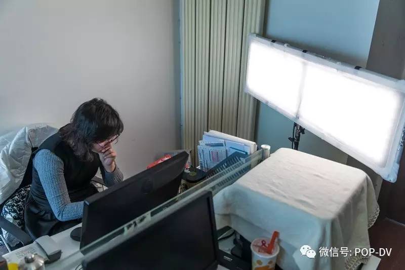 “柔曲之美”——南冠CN-ST288CX2影视曲屏LED灯光之情景喜剧拍摄应用