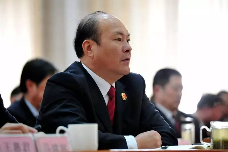 402期干的怎么样，上台亮一亮；先进谁能行，干警评一评