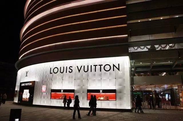 gucci鍝鍋滀骇,guccilv鍗栦笉鎺夌殑澶х墝琛ｆ湇