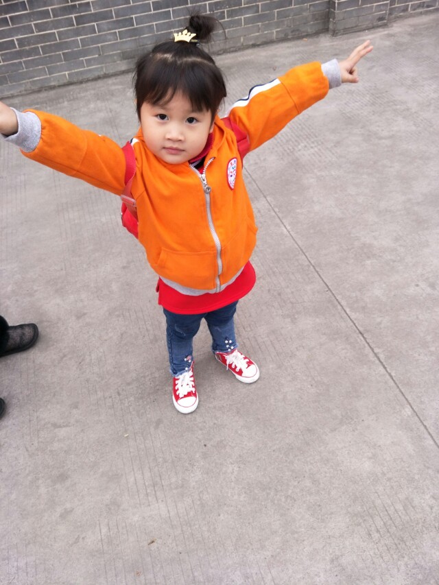 我现在纯母乳到宝宝9个月，五个月的时候上班一直背奶！孩子感冒过一次