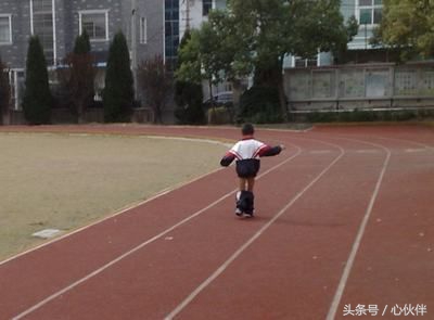 孩子在学校受到打骂怎么办,孩子被老师打骂心理出现不正常