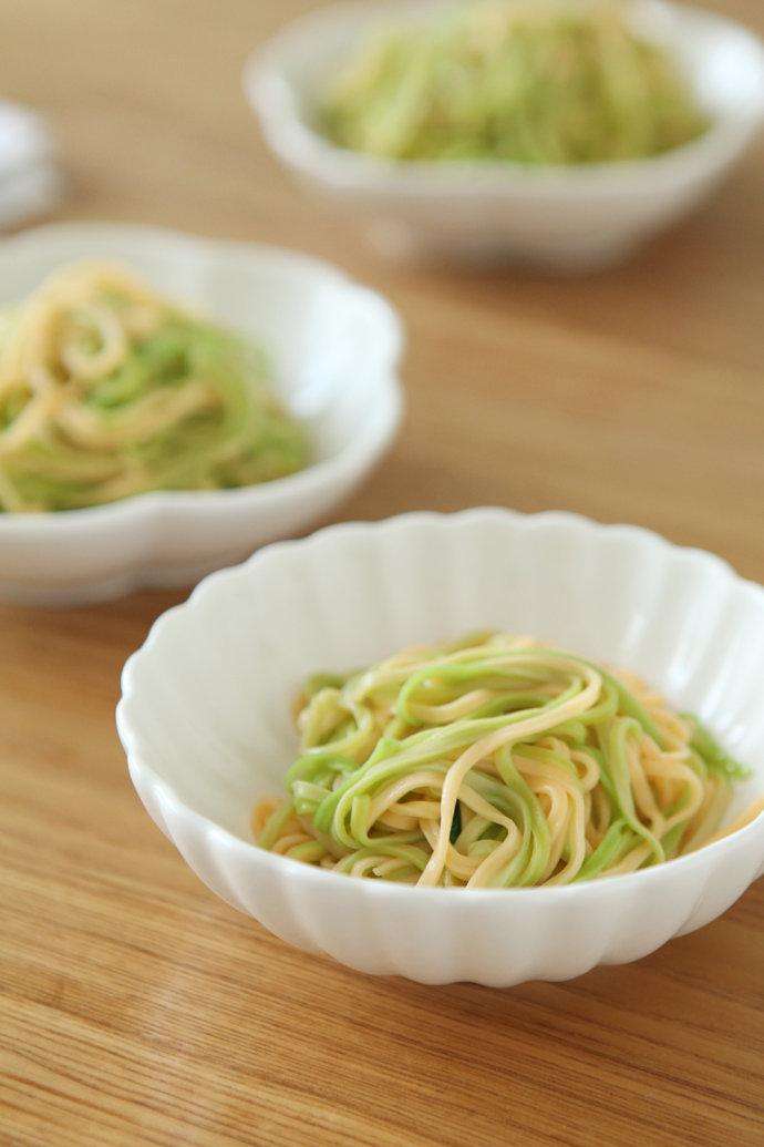 彩色面条用什么蔬菜,彩色蔬菜面条的做法