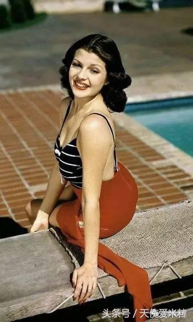 重大发现：秒变女明星的小撇步，是换一个发色